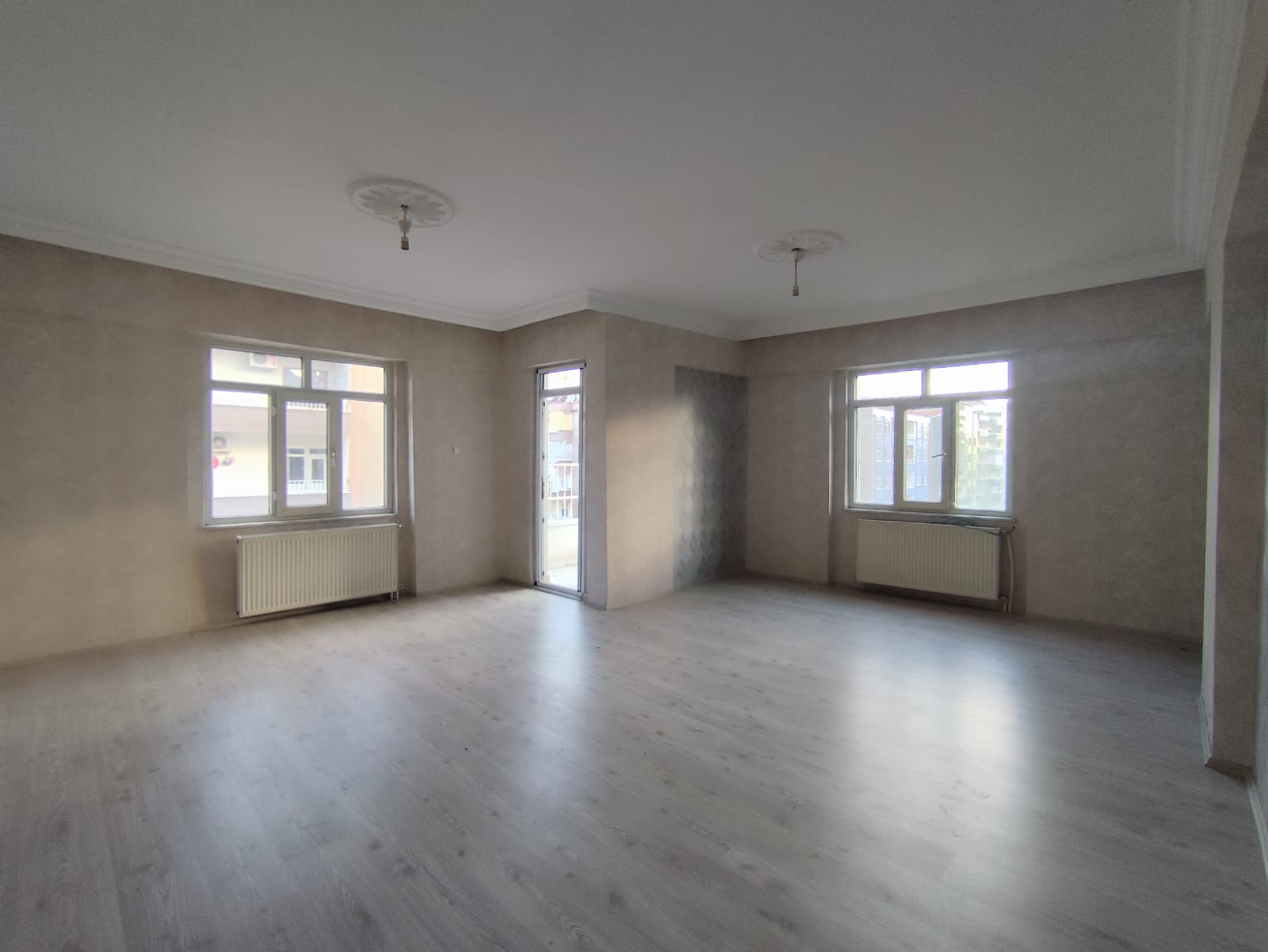 NİNOVA AVM CİVARI MERKEZİ KONUMDA 3+1 SATILIK DAİRE