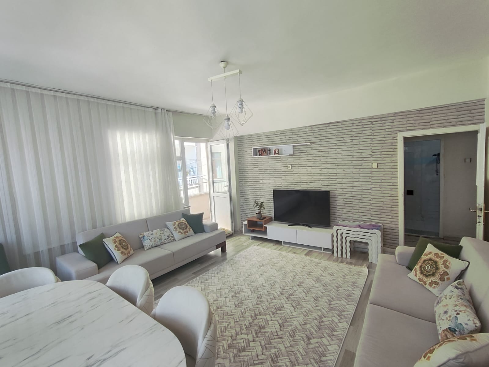 OFİSTE TEMİZ 3+1 SATILIK DAİRE 