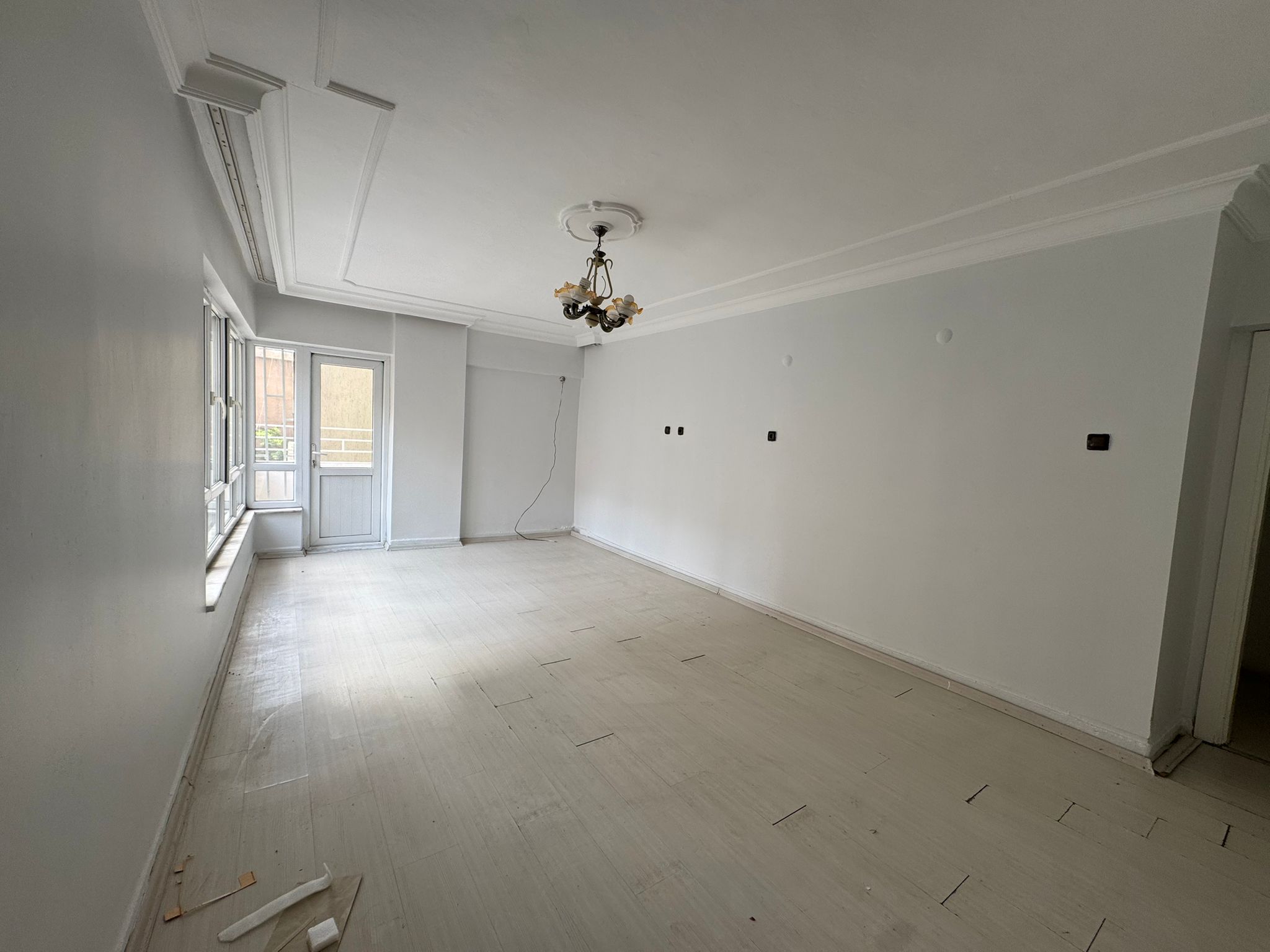 BÜYÜK ŞEHİR BELEDİYESİNİN KARŞISINDA 2+1 SATILIK DAİRE 