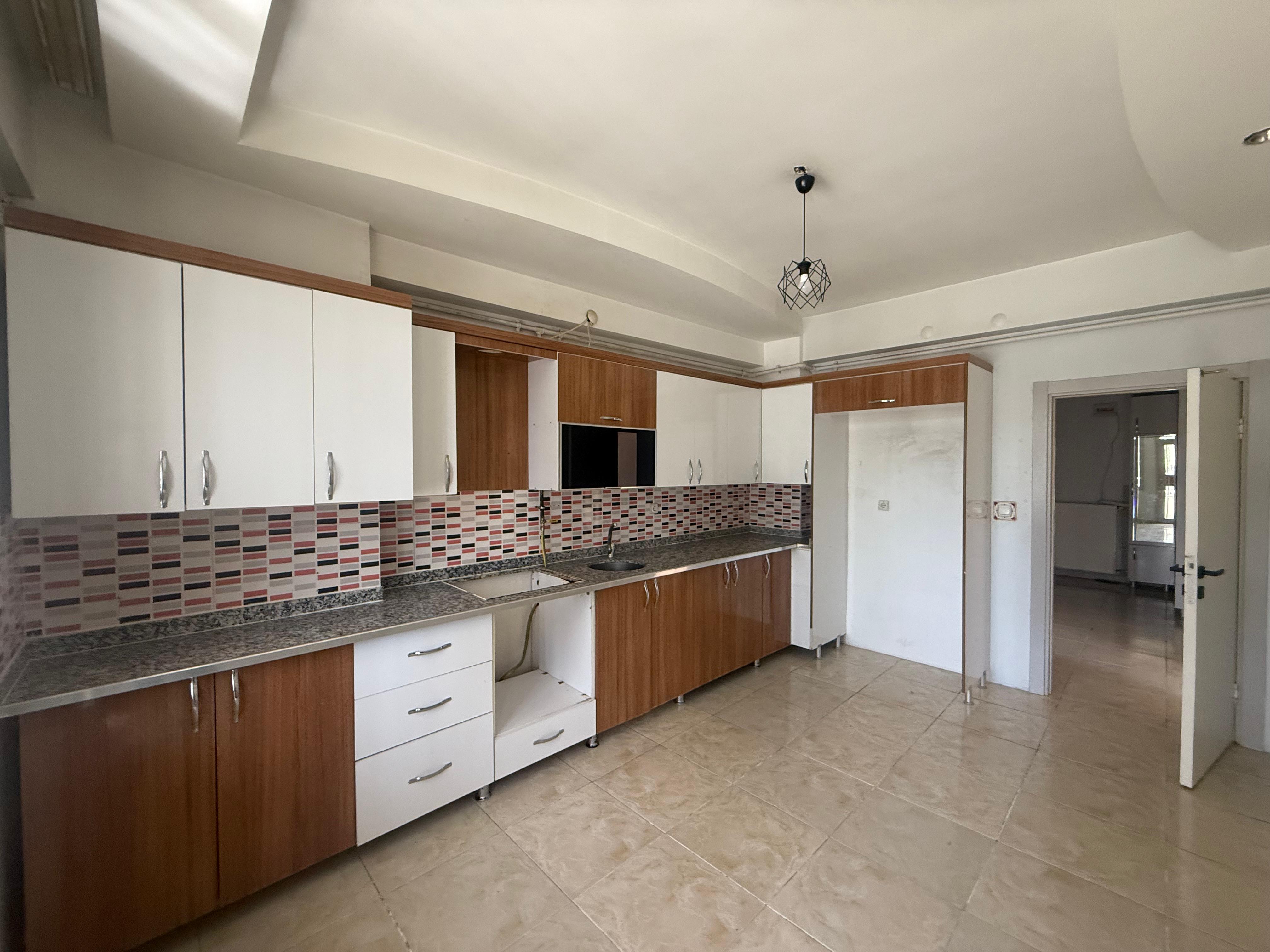 BAĞCILAR TRAFİK EĞİTİM PARKI YANI FIRSAT 3+1 SATILIK DAİRE