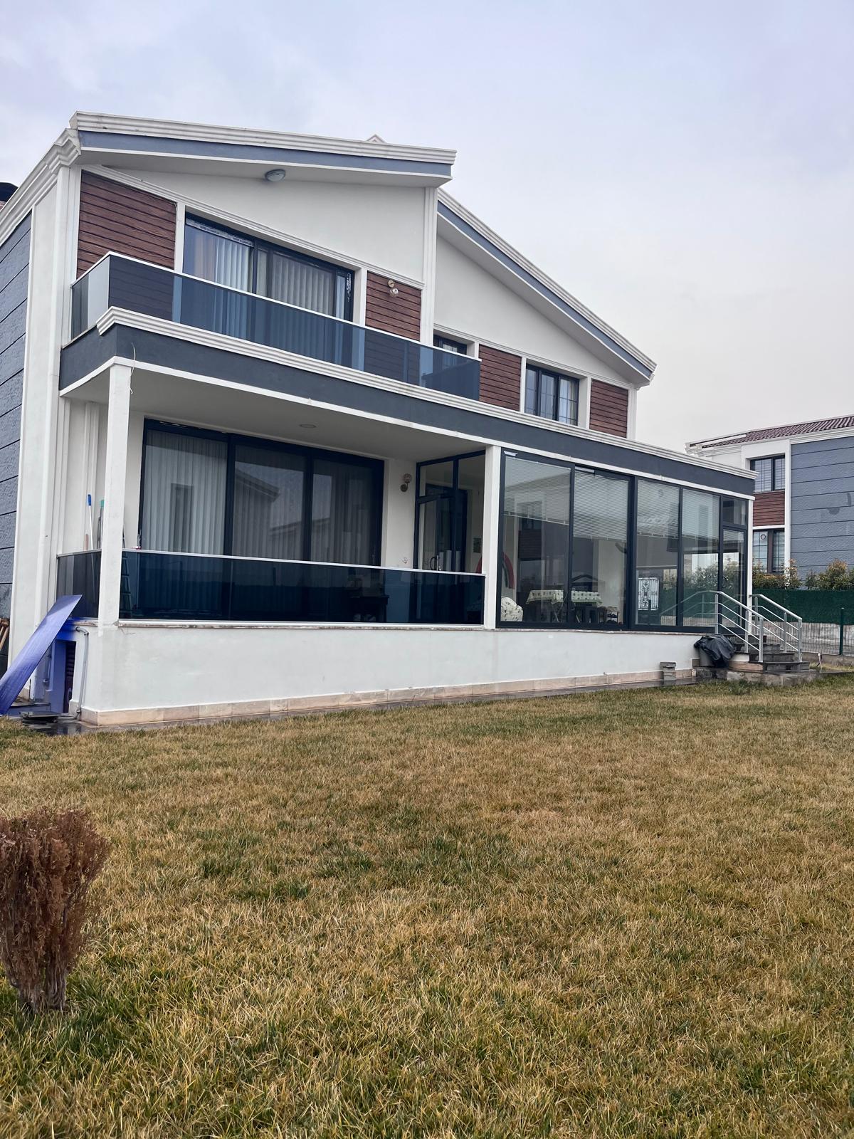 KENT ORMAN CİVARI GREEN LİFE KONUTLARINDA SATILIK 5+1 VİLLA