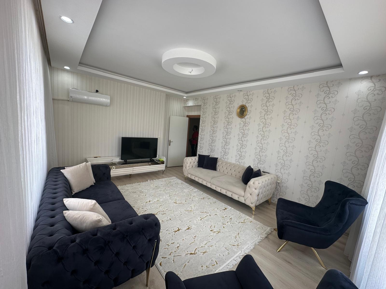 BAĞCILAR AHMET KAYA CADDESİNDE SATILIK ARA KAT DAİRE