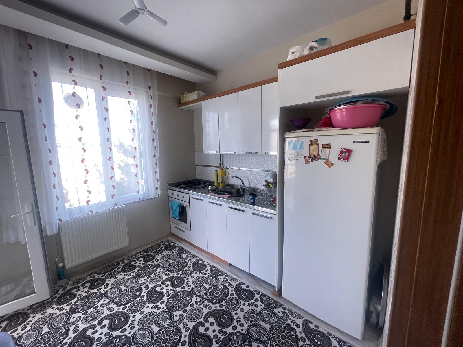 AHMET KAYA CADDESİNDE EMSALLERİN ALTINDA SATILIK 2+1 DAİRE