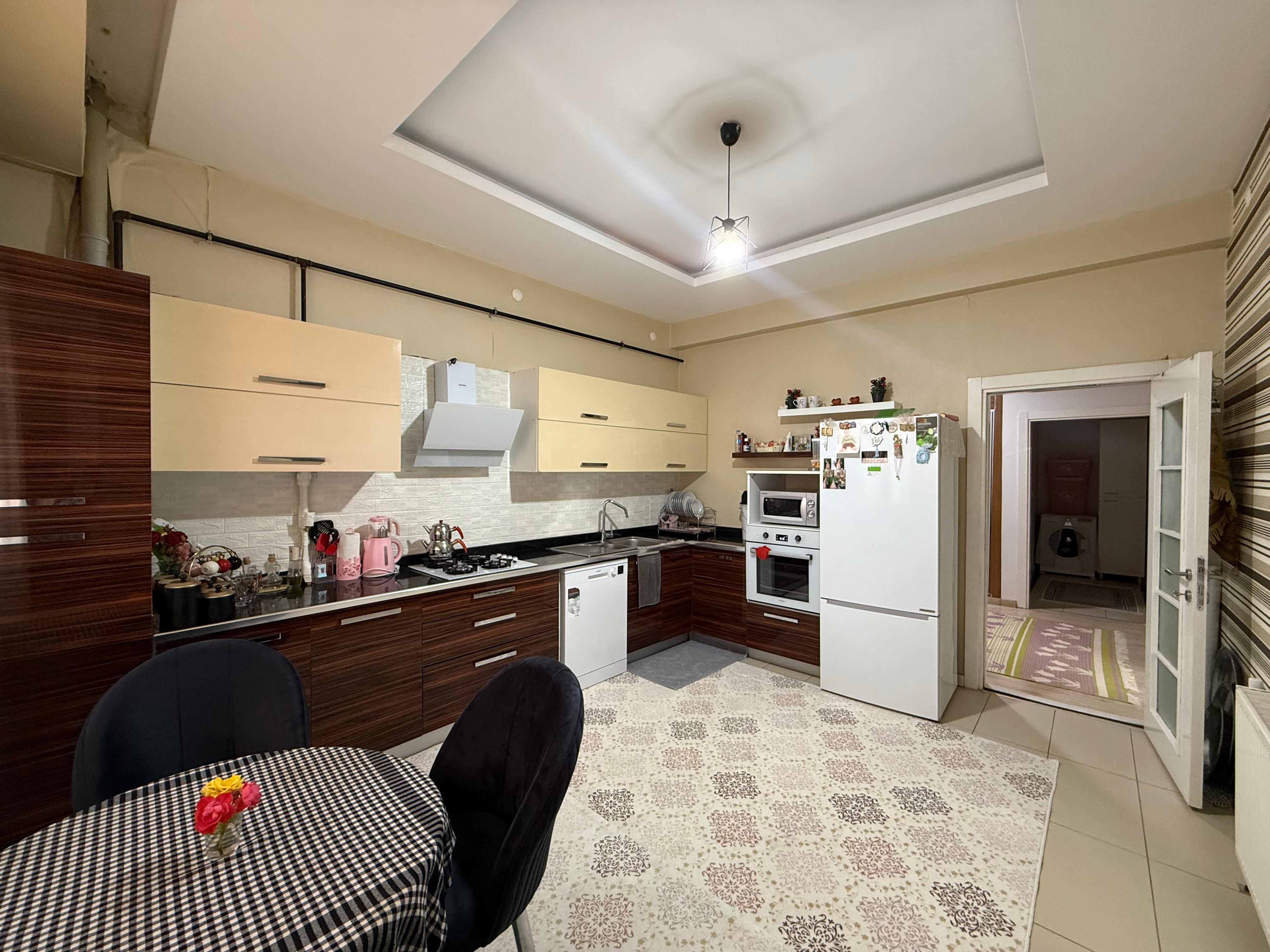 BAĞCILAR'DA Y.GİRİŞ KAT'TA 3+1 SATILIK DAİRE