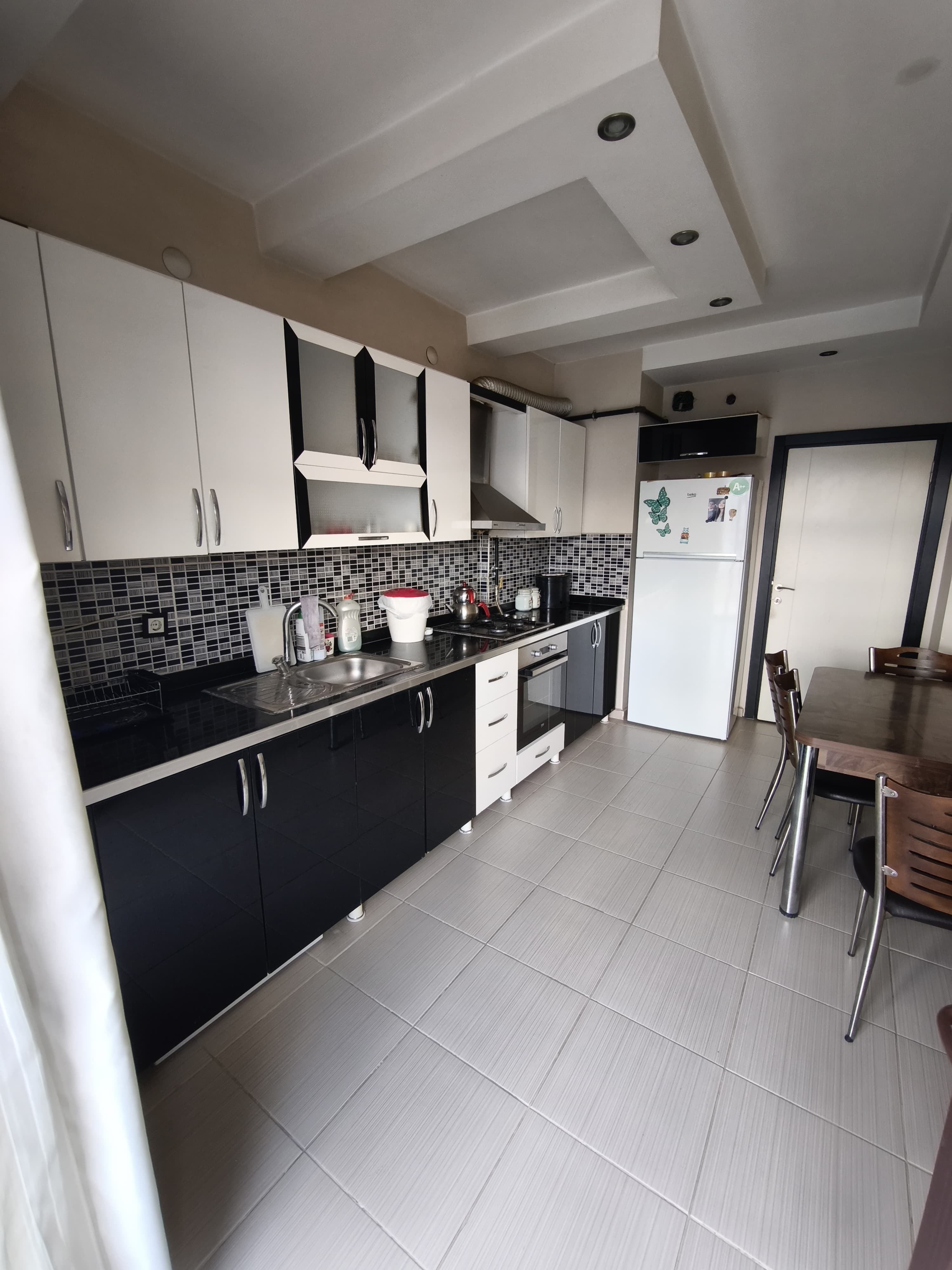 BAĞCILAR DOĞUM HASTANESİ ARKASINDA SATILIK 3+1 DAİRE!
